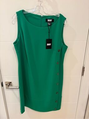 DKNY Green Sleeveless Side-Button Shift Dress
